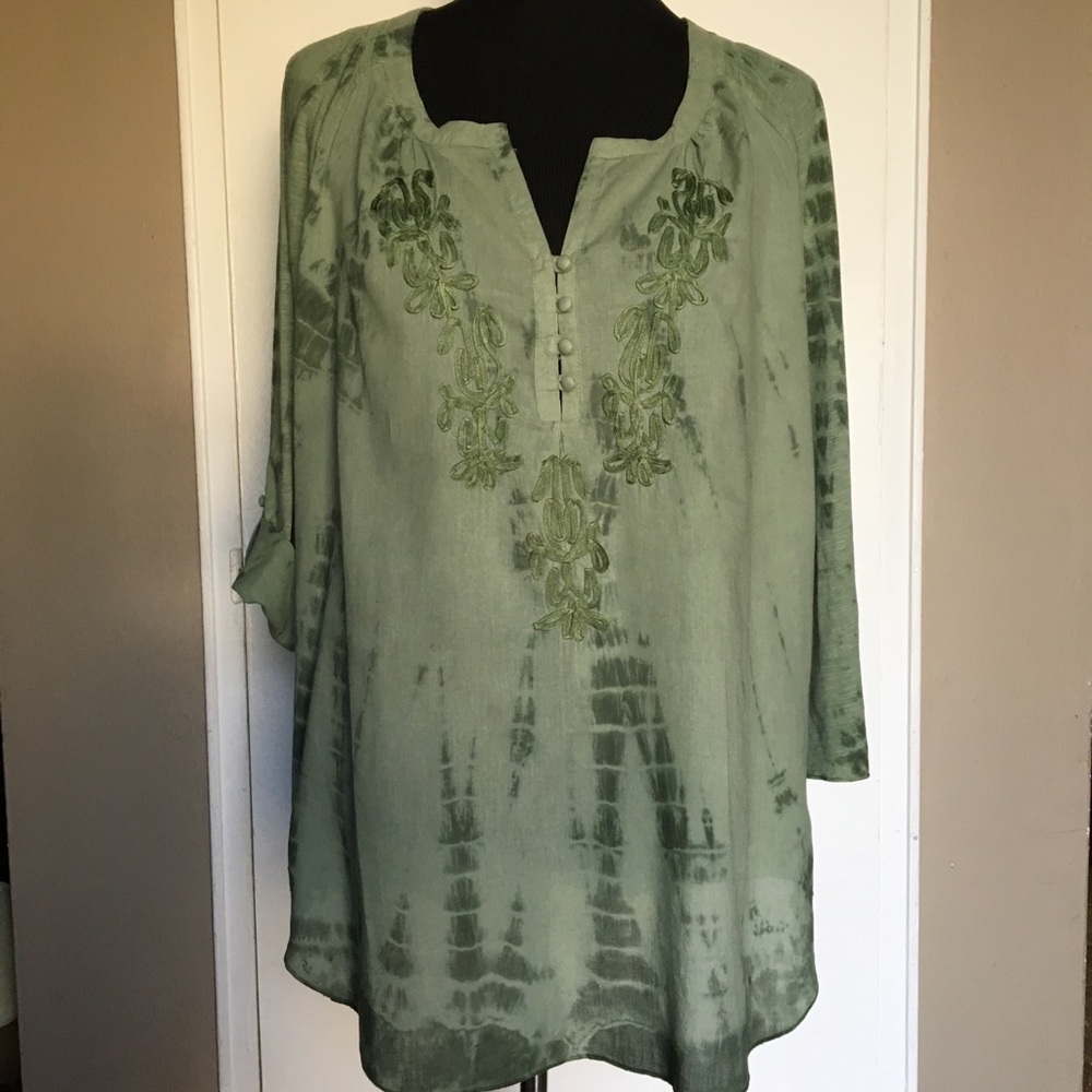 VINTAGE AMERICA BLUES SAGE GREEN BATIK TUNIC NWT, SIZE 2X PLUS SIZE